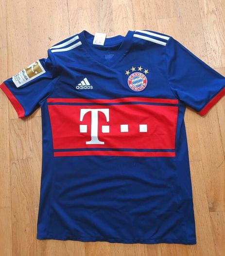 Bayern Munich shirt and shorts