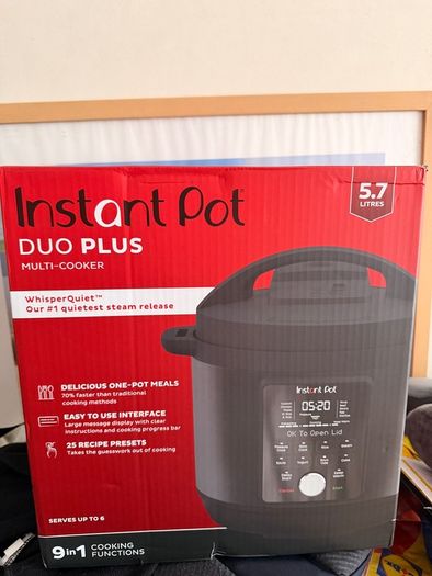Instant Pot Duo Plus 5.7L 9in1 Multi-Cooker Excellent Condition