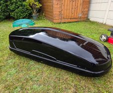 Roof box