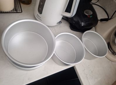 pme baking tins 6"