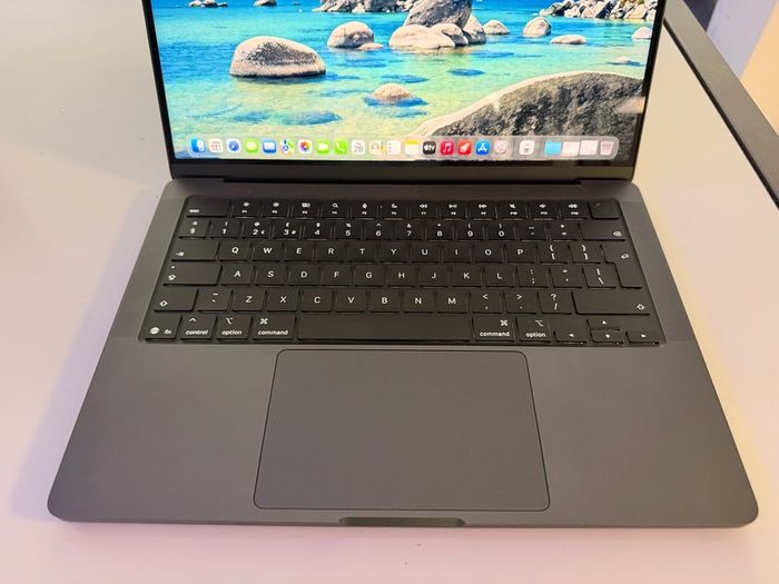 MacBook Pro M5 14-inch 1TB SSD and 16GB Memory
