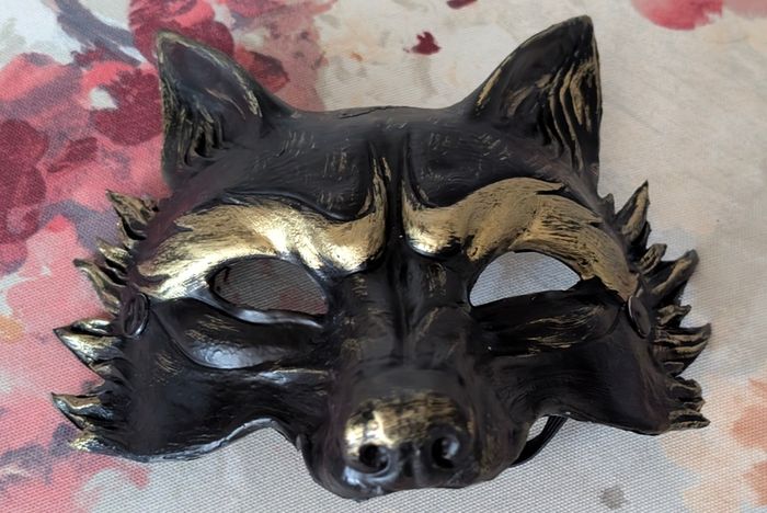 nice quality wolf mask . veru comfortable to wear.  no sweating. used once