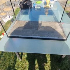 Small Aquarium / Terrarium With Light Lid