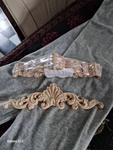 New sealed pack of Decrotive wood mouldings