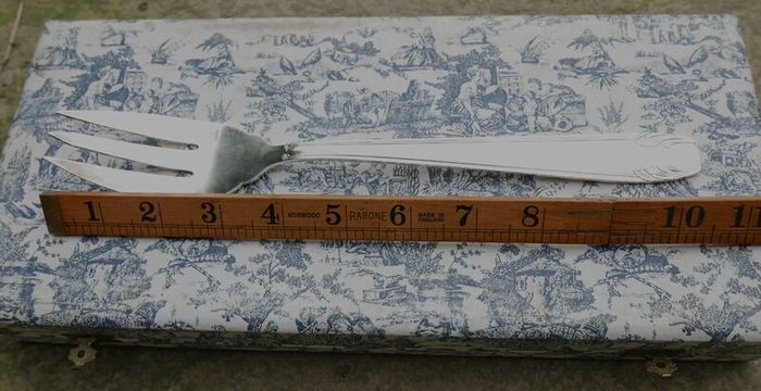 Vintage Set From The Goldsmith's House Le Chardon in its original box