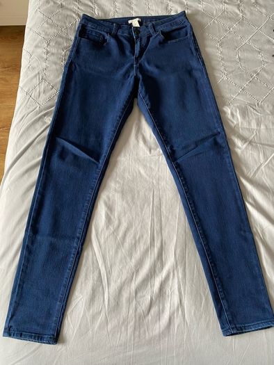 Forever 21 women ladies blue jeans, great condition, barely used