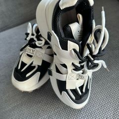 Chunky platform sneakers