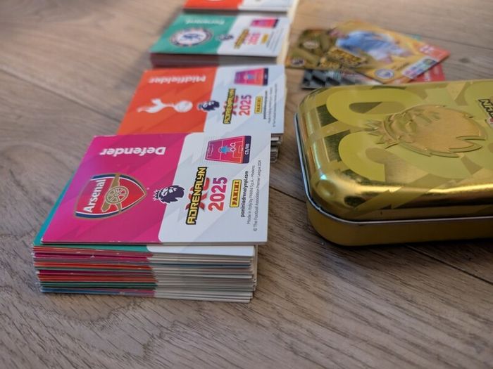 Adrenalyn XL 2025 over 200 cards