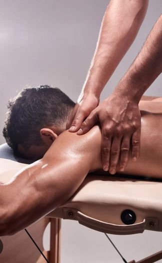 Male Mobile Massage therapist for female and male