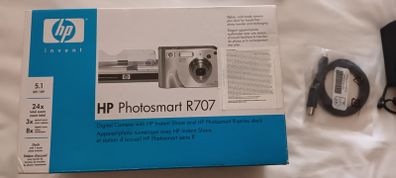 Hp 707 Digital Camera Kit Includes Dock