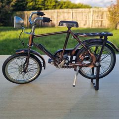 Handmade retro-style metal bicycle miniature