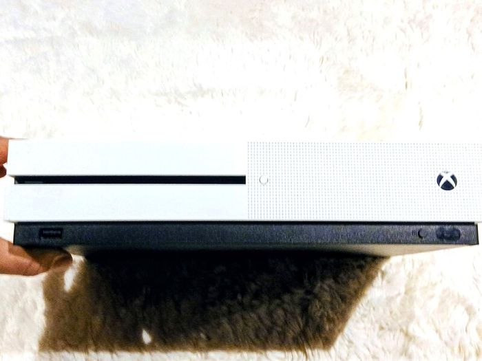 Microsoft Xbox One S 1TB White Console Bundle Fully Tested
