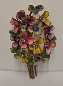 Vintage brooch flower bouquet