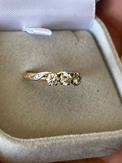 18k Engagement ring