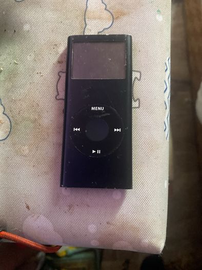 ipod 4GB and 2Gb today 2 4 25