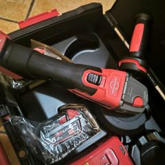 Milwaukee M18Fuel Grinder, 5ah Battery and Charger