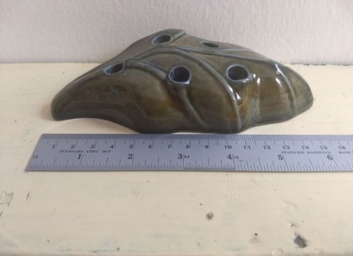 Beautiful Vintage Irish Wade Leaf Shaped Taper Candle Holder