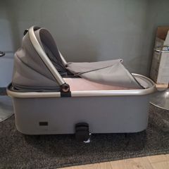 carry cot