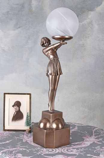 Art Deco style Villa Gatsby table lamp,