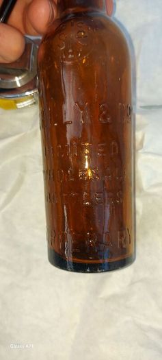 kelly & co tipperary old vintage bottle, collectors item, see pictures for condition good, sold as seen,free shipping within Ireland, thank you
