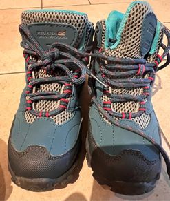 Regatta kids hiking boots, size 11/ EU30, as new