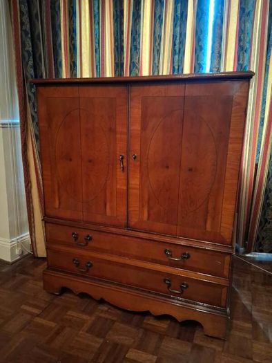 Mahogany TV unit
