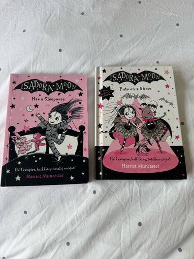 Isadora Moon by Harriet Muncaster Bundle of two kids books