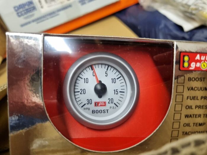 Gauges and asscessories