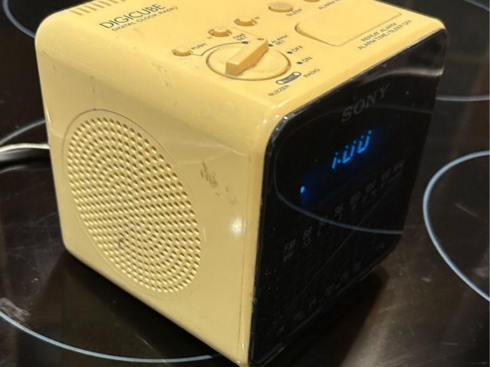 SONY Digicube ICF-C10L Digital Alarm Clock