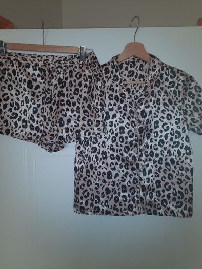 girls pyjamas