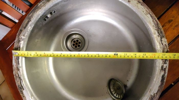 Premium Stainless Steel round sink & drainer