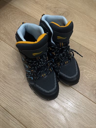 Crivit Hiking / Walking Boots 4