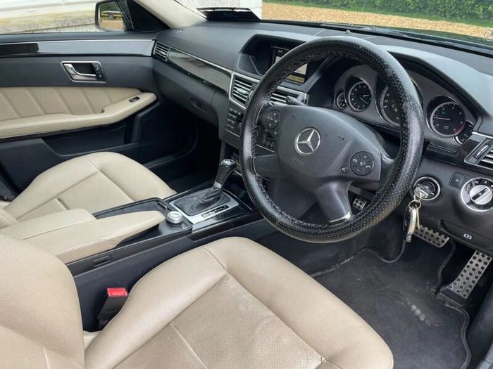 Mercedes-Benz E-Class 2010