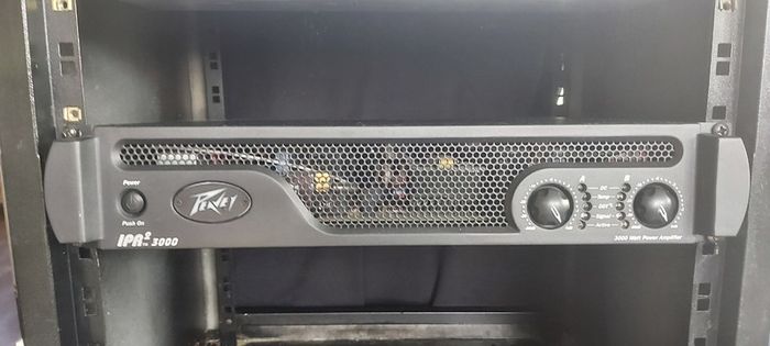Cloud Electronics Z4ii Four Zone Venue Mixer & Peavey IPR2 3000 Lightweight Power Amplifier