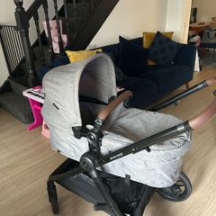 Maxi Cosi Zelia travel system