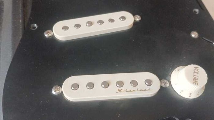 Strat pickguard wired with Fender Noiseless and premium components