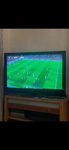 40 inch Panasonic flat screen tv with Panasonic sound bar, both remotes, cables and manual included and all working perfectly
