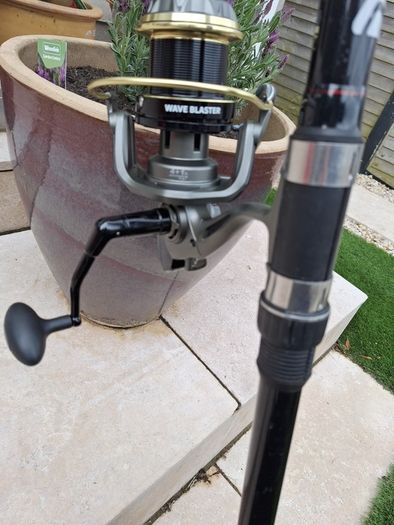 Beach caster rod reel and tripod