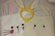 Easter bunny hunt 2 bags and bunny ears