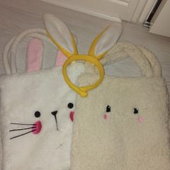 Easter bunny hunt 2 bags and bunny ears