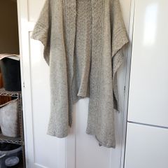 Irelandseye Grey Fleck Cape Wool & Cashmere Unused