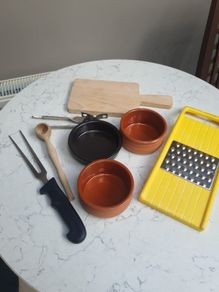 8 Kitchen Items