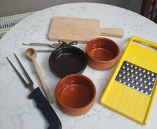 8 Kitchen Items