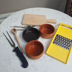 8 Kitchen Items