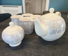 Tea Set "Free to take away"