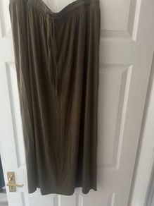 Brand new Primark khaki maxi skirt size XL UK20/22 EU48/50 Postage included