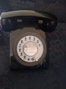 Rotary dial mobile phone