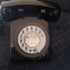 Rotary dial mobile phone