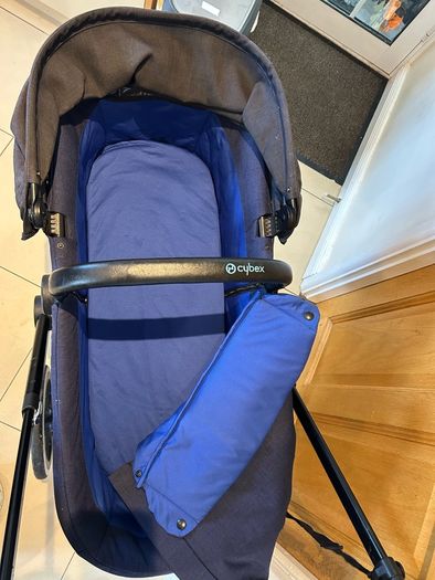 Cybex Priam buggy with 2 in 1 light seat
