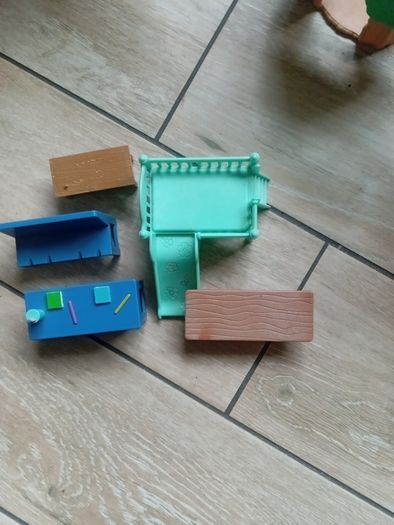Sylvanian family and Polly pockets